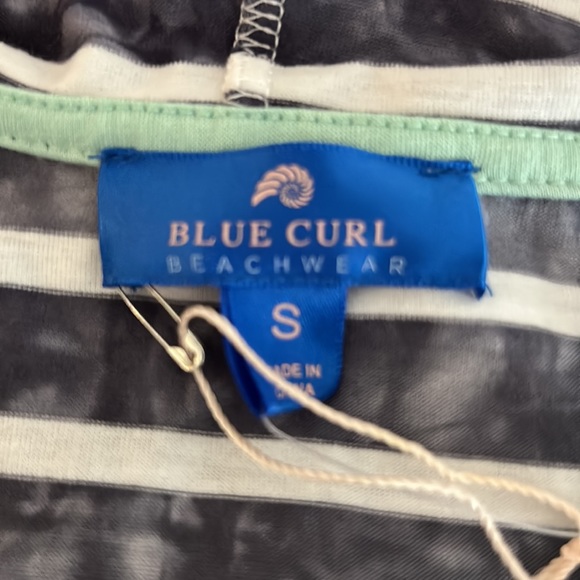 NWT Blue Curl Swim Coverup Size Small. - Picture 6 of 7